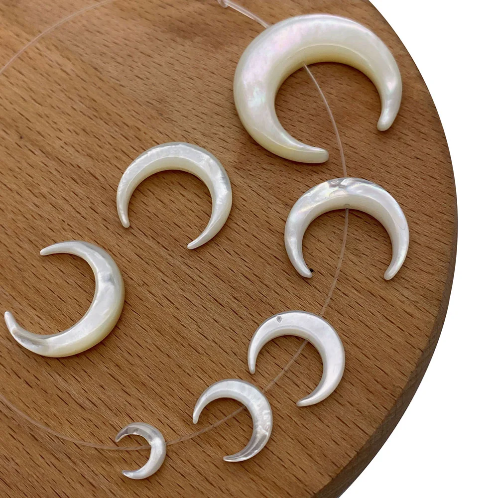 1Pc/pack Natural Sea Shell Pendants Charms Moon Shaped white color 8-30mm DIY for Making Necklace Earrings jewelry Accessions 
1Pc/pack Natural Sea Shell Pendants Charms Moon Shaped white color 8-30mm DIY for Making Necklace Earrings jewelry Accessions