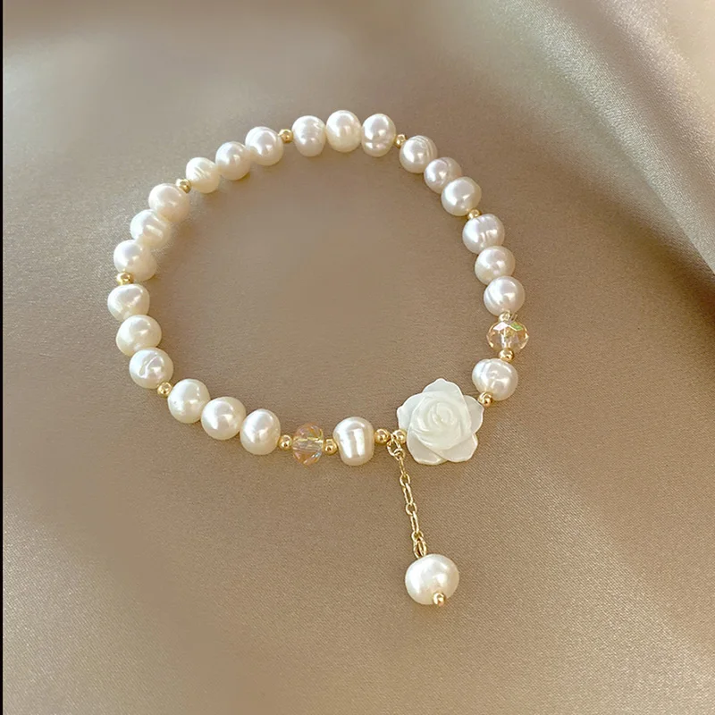 Korean Fashion Natural Pearl Flower Bracelet for Women High Quality Crystal Bangles Luxury Jewelry Accessories Wholesale 
Korean Fashion Natural Pearl Flower Bracelet for Women High Quality Crystal Bangles Luxury Jewelry Accessories Wholesale