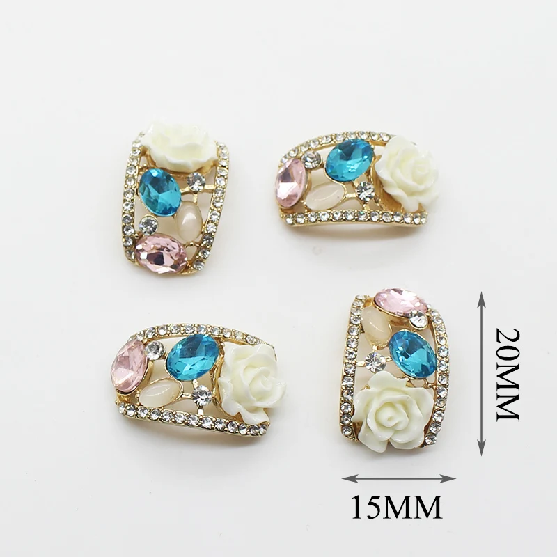 Новая модная металлическая арочная Алмазная пуговица из 5 предметов 21*12 мм используется для ручного изготовления декоративного банта
Новая модная металлическая арочная Алмазная пуговица из 5 предметов 21*12 мм используется для ручного изготовления декоративного банта