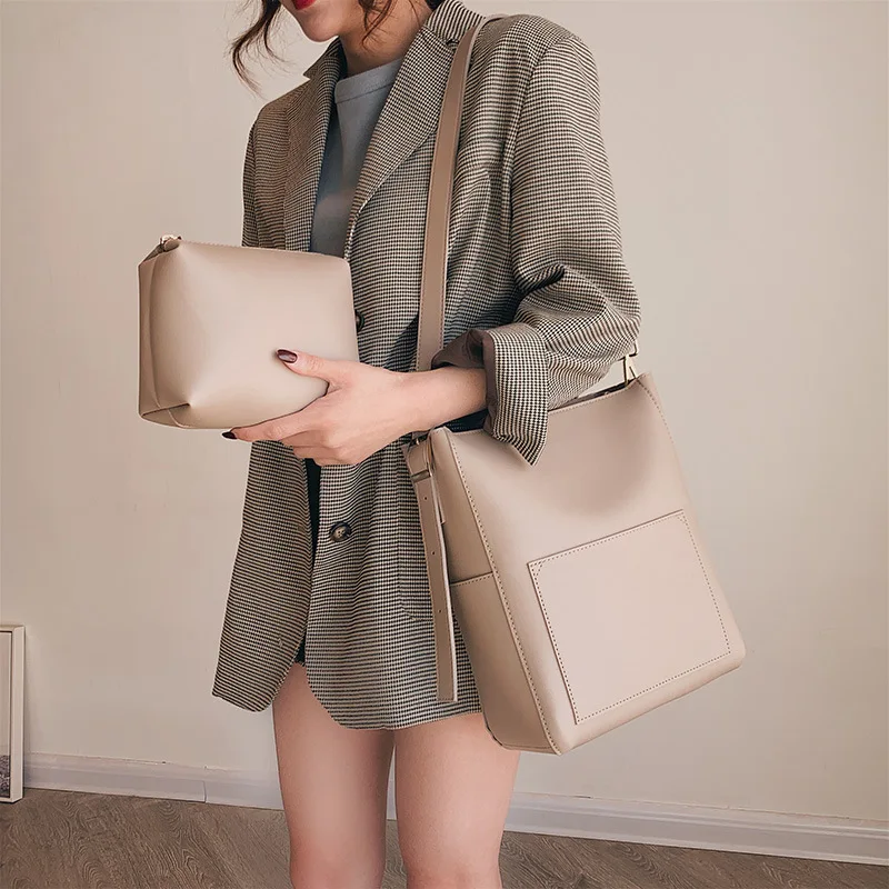 Bags and Women's Bags New Net Celebrities with the Same Korean Version of the Wild Cross-body Summer Western Style Single S
Bags and Women's Bags New Net Celebrities with the Same Korean Version of the Wild Cross-body Summer Western Style Single S