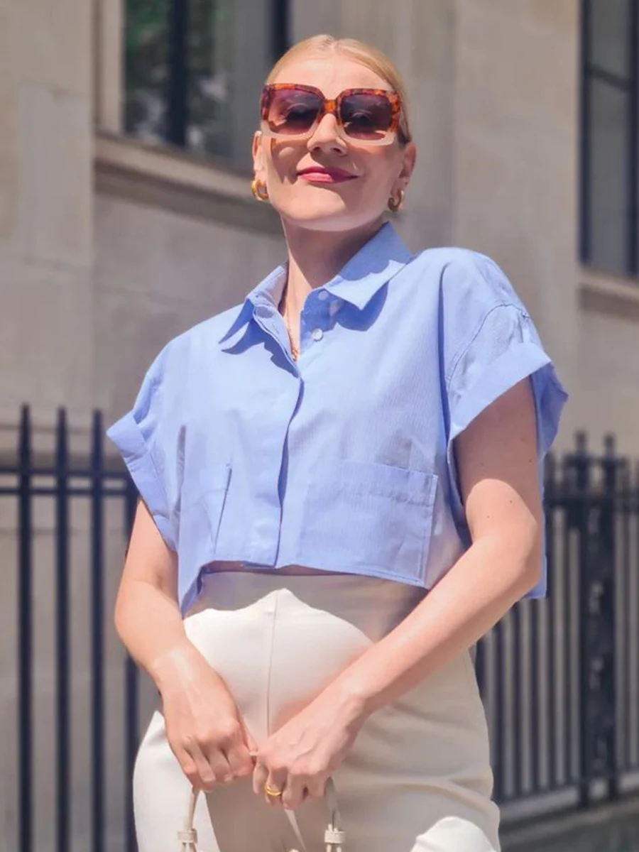 2023 Women Pocket Striped Blue Blouse T-shirt Single-breasted Lapel Short Sleeve Cropped Tee Shirt Casual Simple Basic Crop Top
2023 Women Pocket Striped Blue Blouse T-shirt Single-breasted Lapel Short Sleeve Cropped Tee Shirt Casual Simple Basic Crop Top