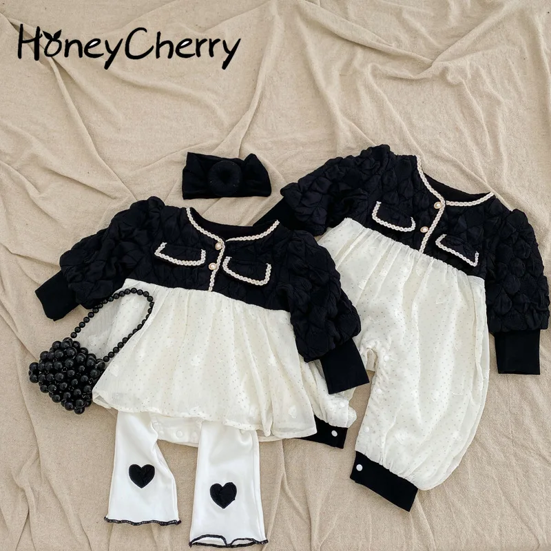 Autumn New Baby Girl Bodysuit Set Black and White Princess Romper Baby Clothes Set Newborn
Autumn New Baby Girl Bodysuit Set Black and White Princess Romper Baby Clothes Set Newborn