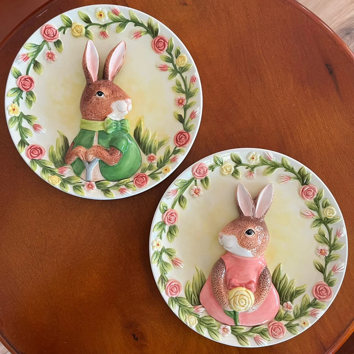 Hand-painted Ceramic Rabbit 3D Hanging Plate Pastoral Animal Home Decoration Plate Couple Decoration Newlywed Birthday Gifts 
Hand-painted Ceramic Rabbit 3D Hanging Plate Pastoral Animal Home Decoration Plate Couple Decoration Newlywed Birthday Gifts