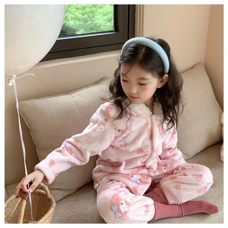 Sanrios Cute My Melody Kuromi Children's Flannel Warm Pajama Set Cartoon Autumn Winter Thickened Comfort Home Wear Kids Gift 
Sanrios Cute My Melody Kuromi Children's Flannel Warm Pajama Set Cartoon Autumn Winter Thickened Comfort Home Wear Kids Gift