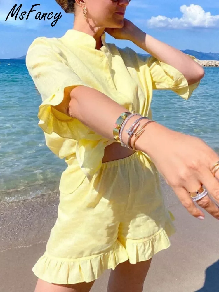 Women's 2-piece summer suit wooden ear sleeve top and shorts Women's casual suit 2022 new
Women's 2-piece summer suit wooden ear sleeve top and shorts Women's casual suit 2022 new