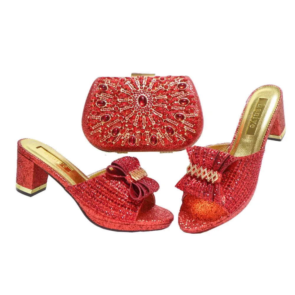 Новое поступление, легкая обувь в итальянском стиле с подходящими сумками, набор украшенной женской обувью Стразы и сумкой для вечерние рин... 
Новое поступление, легкая обувь в итальянском стиле с подходящими сумками, набор украшенной женской обувью Стразы и сумкой для вечерние рин...