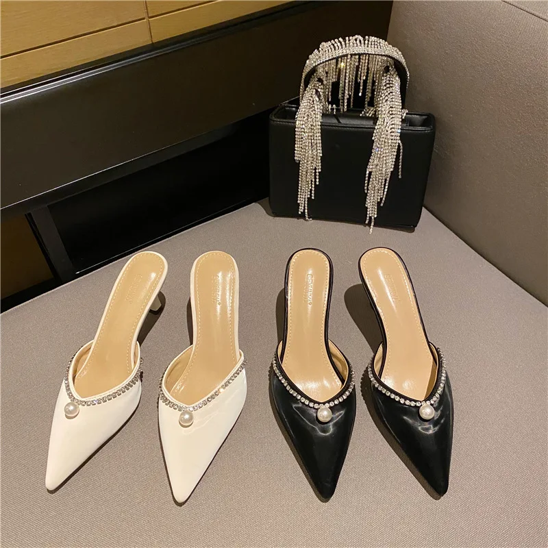 2022 New Women Slippers Mules Pointed Toe Pearl Diamond Outsole Slides Footwear Fashion Elegant Lady High Heels Zapatillas
2022 New Women Slippers Mules Pointed Toe Pearl Diamond Outsole Slides Footwear Fashion Elegant Lady High Heels Zapatillas
