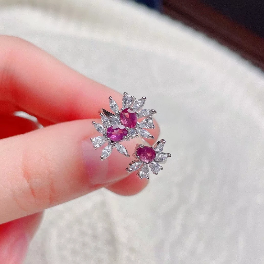 MeiBaPJ Fine Quality Natural Red Garnet Gemstone Fashion Flower Ring for Women Real 925 Sterling Silver Charm Fine Jewelry
MeiBaPJ Fine Quality Natural Red Garnet Gemstone Fashion Flower Ring for Women Real 925 Sterling Silver Charm Fine Jewelry