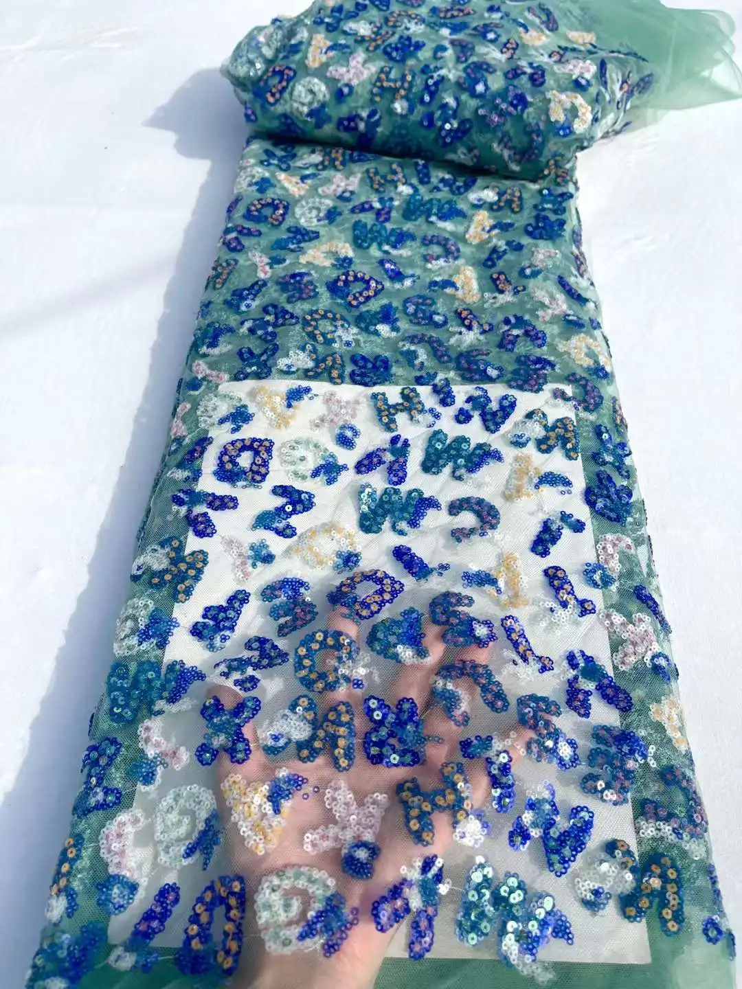 High Quality African Sequins Lace Fabric Latest Nigerian Tulle Mesh Sequin Lace Fabric Embroidered Sequence Lace Fabrics 5 Yards
High Quality African Sequins Lace Fabric Latest Nigerian Tulle Mesh Sequin Lace Fabric Embroidered Sequence Lace Fabrics 5 Yards