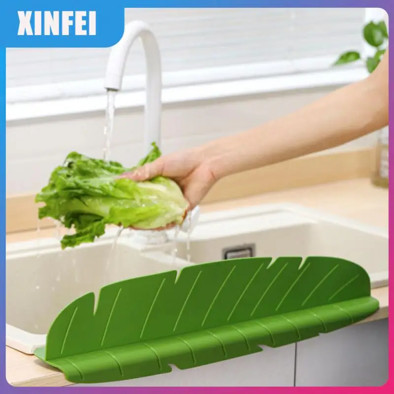 With Sucker Kitchen Sink Water Splash Guards Soft Silicone Retaining Plate Anti-water Board Il-proof Splashproof Splash Guard 
With Sucker Kitchen Sink Water Splash Guards Soft Silicone Retaining Plate Anti-water Board Il-proof Splashproof Splash Guard