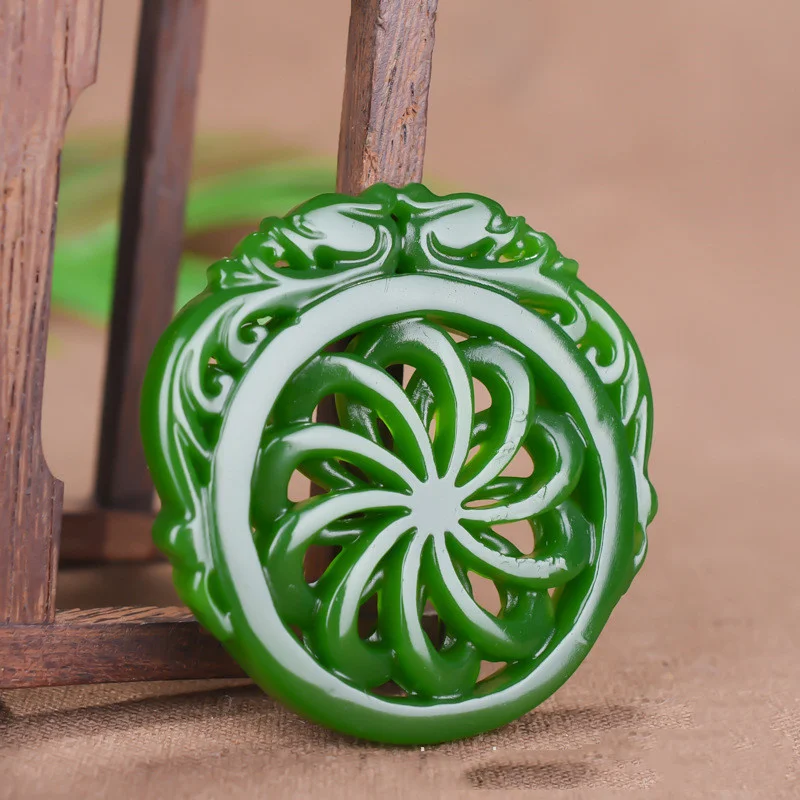 Maichuang/jade Green Cutout Ssangyong Exquisite JadeBrand Necklace Pendant Fashion and Elegant Personality Charm Jewelry Couple
Maichuang/jade Green Cutout Ssangyong Exquisite JadeBrand Necklace Pendant Fashion and Elegant Personality Charm Jewelry Couple