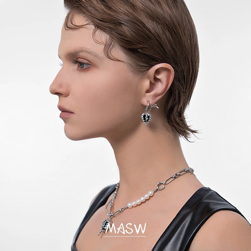 MASW High Class Black Heart Earrings 2022 New Trend Symmestrical Brass Metal Luxury AAA Zircon Fashion Women Earrings Jewelry
MASW High Class Black Heart Earrings 2022 New Trend Symmestrical Brass Metal Luxury AAA Zircon Fashion Women Earrings Jewelry