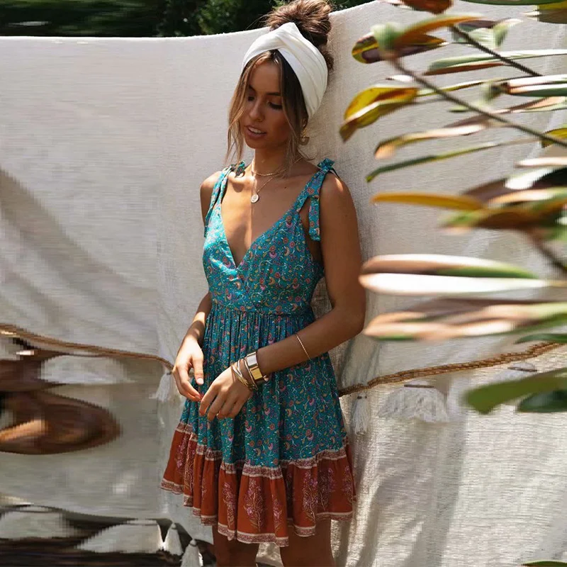 EvaQueen Spring / Summer 19 New Suspender V-neck Rayon Printed Short Skirt with Knotted Shoulder, Waist and Backless Dress
EvaQueen Spring / Summer 19 New Suspender V-neck Rayon Printed Short Skirt with Knotted Shoulder, Waist and Backless Dress