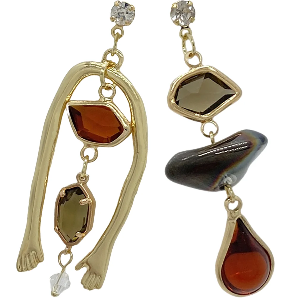 1 Pair Abstract Earrings Temperament Studs Fashion Ear Accessory 
1 Pair Abstract Earrings Temperament Studs Fashion Ear Accessory
