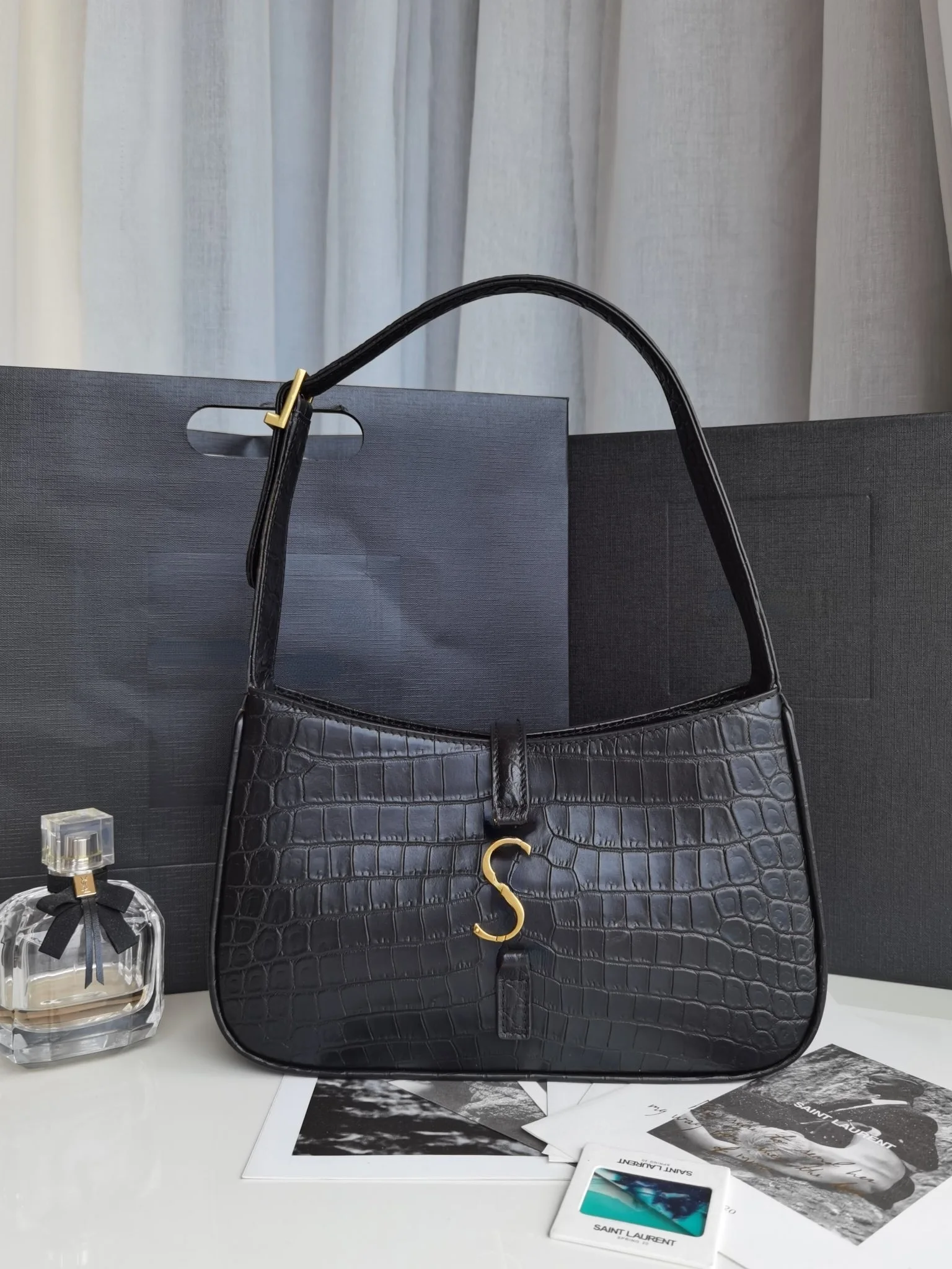 Luxury Designer Shoulder Bags Fashion Designer Clutches Casual Underarm Bags Classic Crocodile Bags
Luxury Designer Shoulder Bags Fashion Designer Clutches Casual Underarm Bags Classic Crocodile Bags