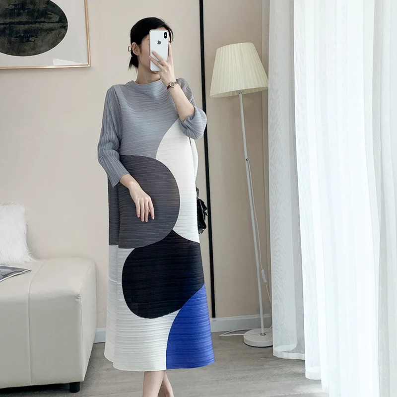 Miyake Women Pleated Dress Geometric Print Long Sleeve Half Turtleneck French Casual Style Women's 2022 New Summer Fashion Dress
Miyake Women Pleated Dress Geometric Print Long Sleeve Half Turtleneck French Casual Style Women's 2022 New Summer Fashion Dress