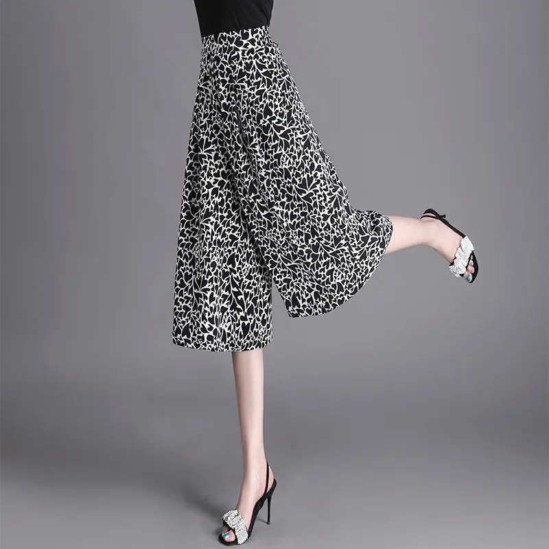 Women 2022 Summer Fashion Flower Printed Ice Silk Trousers Female Thin Loose Skirt Pants Ladies High Waist Wide-leg Pants Q08
Women 2022 Summer Fashion Flower Printed Ice Silk Trousers Female Thin Loose Skirt Pants Ladies High Waist Wide-leg Pants Q08