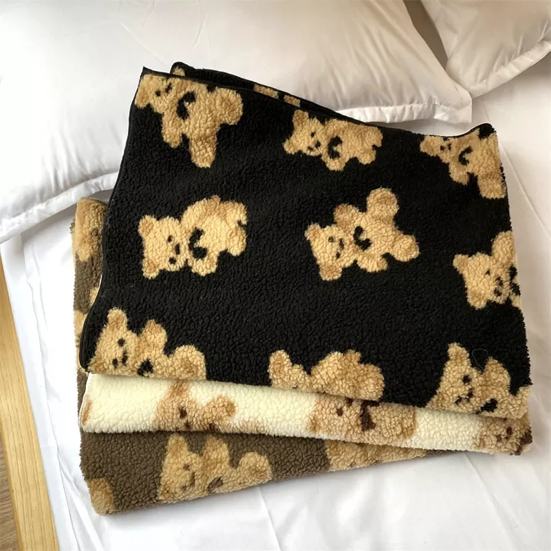 NEW2023 Bear Pattern double Layer Lamb Wool Blanket Autumn Winter Thick Soft Warm Polar Fleece Blankets For Nap Sofa Chair Blank
NEW2023 Bear Pattern double Layer Lamb Wool Blanket Autumn Winter Thick Soft Warm Polar Fleece Blankets For Nap Sofa Chair Blank