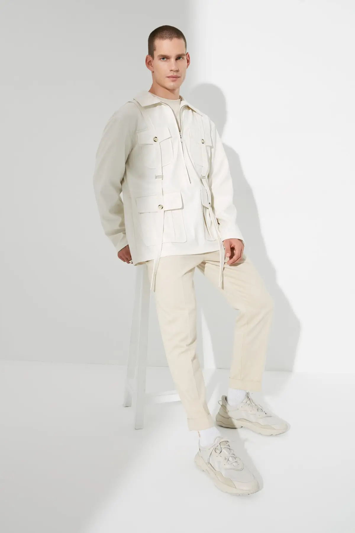 Trendyol Men Oversize Shirt Collar Half Patlı Long Sleeve Multi-Pocket PU Jacket TMNAW22CE0421
Trendyol Men Oversize Shirt Collar Half Patlı Long Sleeve Multi-Pocket PU Jacket TMNAW22CE0421