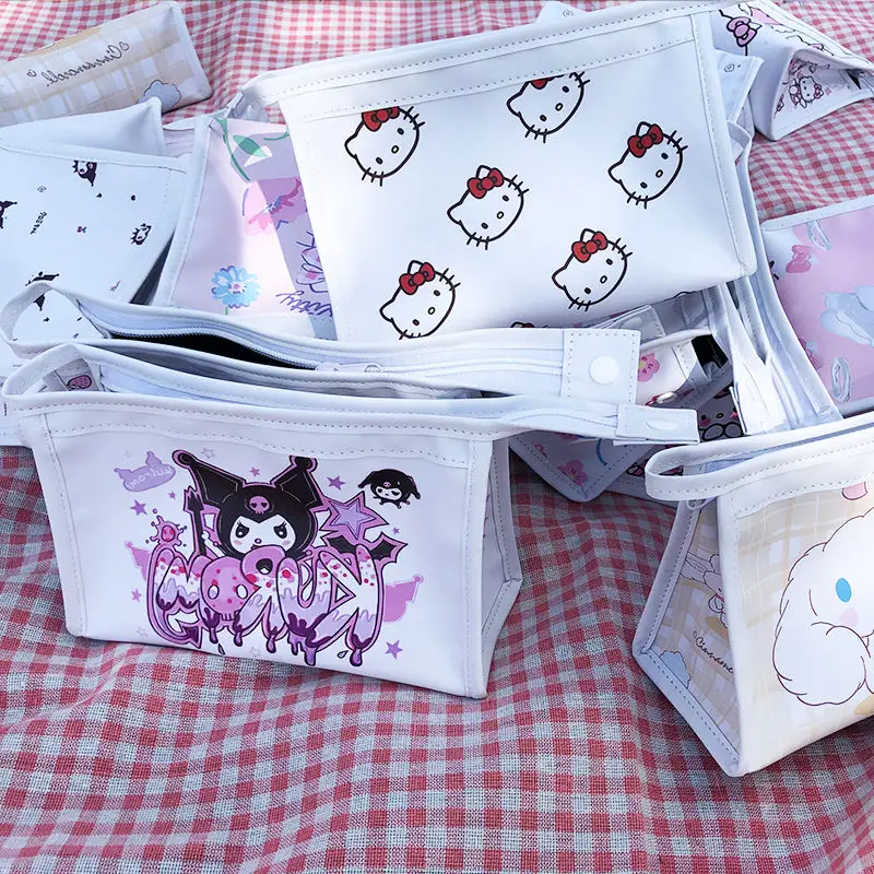 Kawaii Kuromi Cinnamoroll чехол для карандаша Sanrioed серии аниме большой емкости модный тренд сумка для хранения косметики подарок для девочек
Kawaii Kuromi Cinnamoroll чехол для карандаша Sanrioed серии аниме большой емкости модный тренд сумка для хранения косметики подарок для девочек