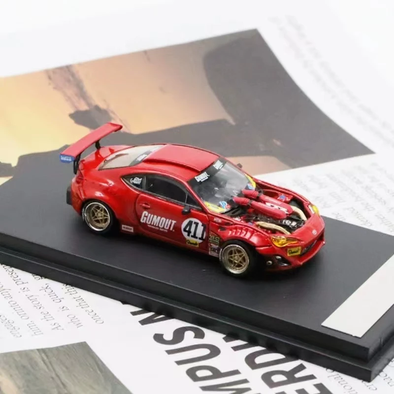 DCM 1:64 модель автомобиля GT4586 спортивный автомобиль из сплава с деталями двигателя-огненно-красный
DCM 1:64 модель автомобиля GT4586 спортивный автомобиль из сплава с деталями двигателя-огненно-красный