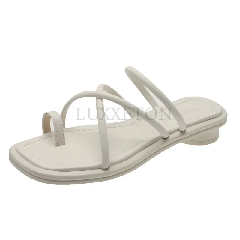 Сандалии-гладиаторы женские на плоской подошве, босоножки с перекрестными ремешками, модная обувь, лето 2023
Сандалии-гладиаторы женские на плоской подошве, босоножки с перекрестными ремешками, модная обувь, лето 2023