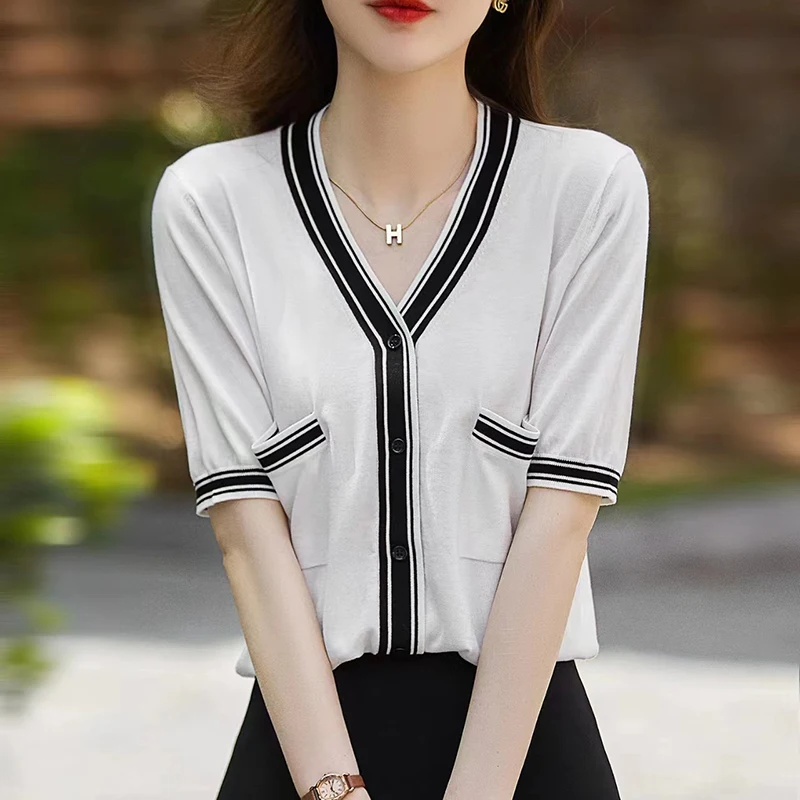 White Black Cardigan Knitted Tops Women 2023 Summer Korean Fashion Clothes Tshirts Woman V Neck Short Sleeve T Shirt Female Tees
White Black Cardigan Knitted Tops Women 2023 Summer Korean Fashion Clothes Tshirts Woman V Neck Short Sleeve T Shirt Female Tees