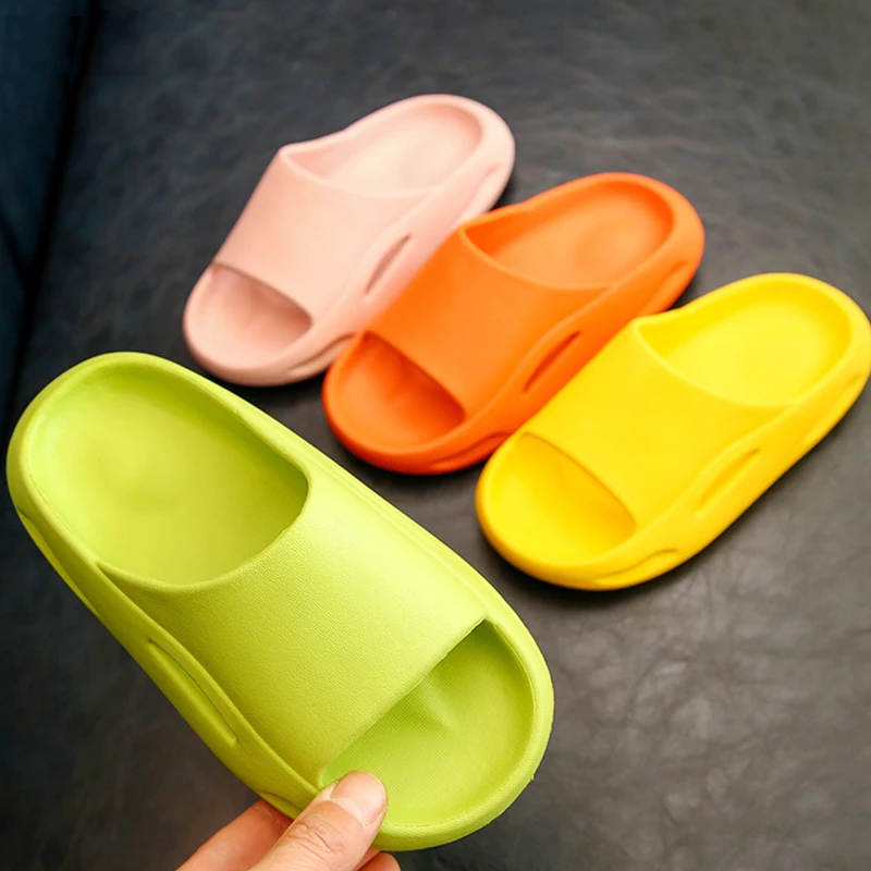 2022 Summer Children Slippers Home Breathable Light Kids Clogs Home Platform Outdoor Boys Girls Beach Non-slip Children Sandals
2022 Summer Children Slippers Home Breathable Light Kids Clogs Home Platform Outdoor Boys Girls Beach Non-slip Children Sandals