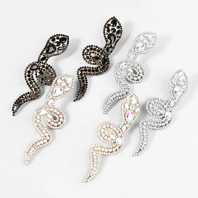 New Shiny Rhinestone Snake-shaped Pendant Earrings Women's Earrings Dinner Party Wedding Fashion Statement Jewelry Accessories
New Shiny Rhinestone Snake-shaped Pendant Earrings Women's Earrings Dinner Party Wedding Fashion Statement Jewelry Accessories