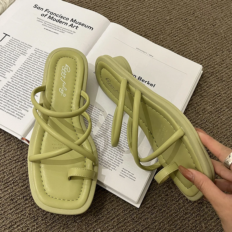 Shoes Rubber Flip Flops Low Square heel Slippers Casual Slides Summer Clogs Woman Pantofle Hawaiian Block Luxury Flat Beach
Shoes Rubber Flip Flops Low Square heel Slippers Casual Slides Summer Clogs Woman Pantofle Hawaiian Block Luxury Flat Beach