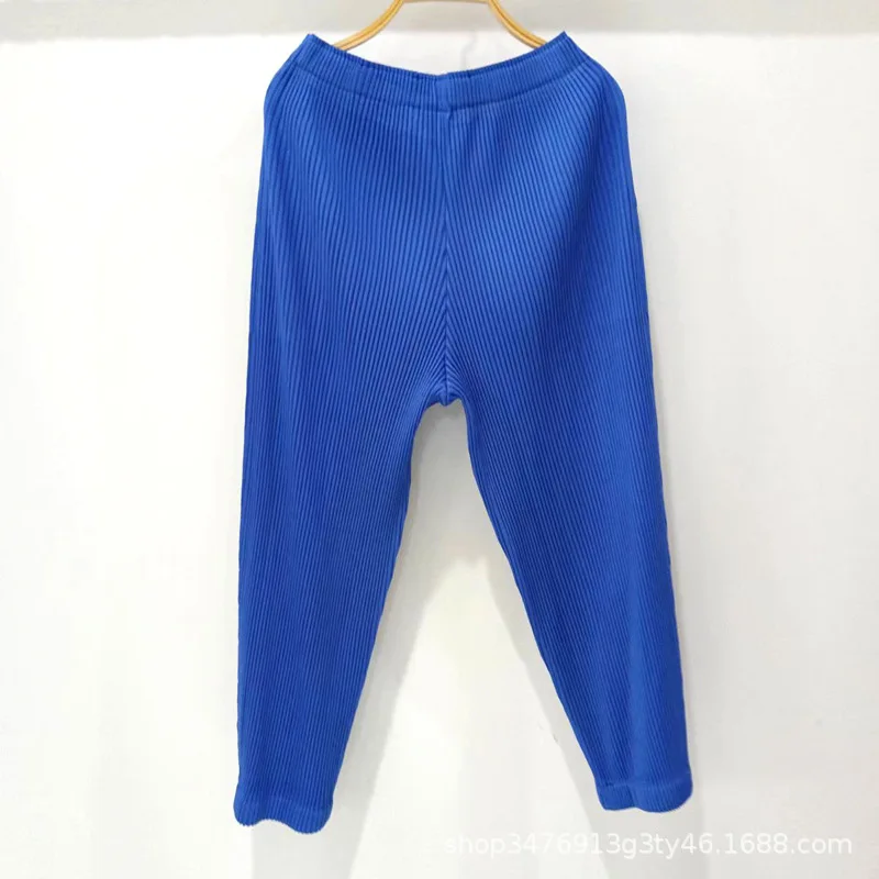 Miyake wrinkled textured wide-leg pants women's summer thin high-waisted drape loose fashion casual straight-leg pants
Miyake wrinkled textured wide-leg pants women's summer thin high-waisted drape loose fashion casual straight-leg pants