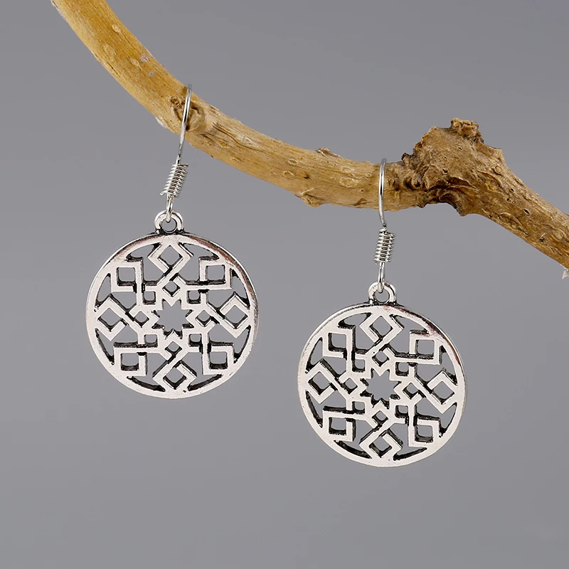 Ethnic Style Round Hollow Pattern Retro Pentagram Lady Earrings Are Versatile And Simple
Ethnic Style Round Hollow Pattern Retro Pentagram Lady Earrings Are Versatile And Simple