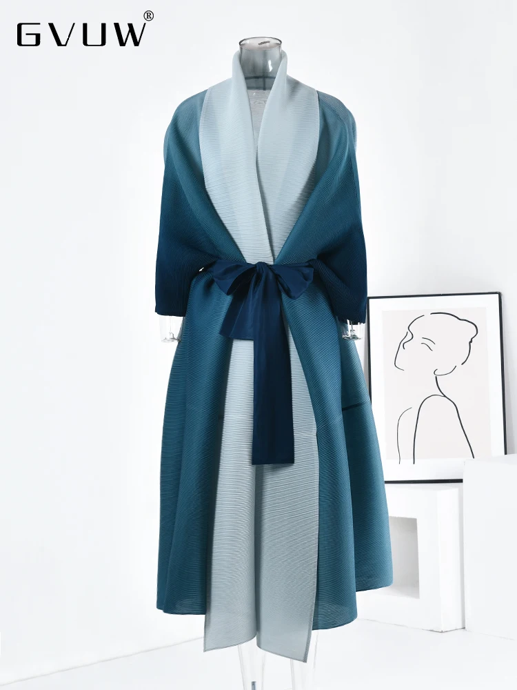 GVUW Gradient Pleated Bat Windbreak For Women Patchwork 2023 Autumn New Color Block Lapel Long Sleeve Trench Female Tide 17G1799 
GVUW Gradient Pleated Bat Windbreak For Women Patchwork 2023 Autumn New Color Block Lapel Long Sleeve Trench Female Tide 17G1799