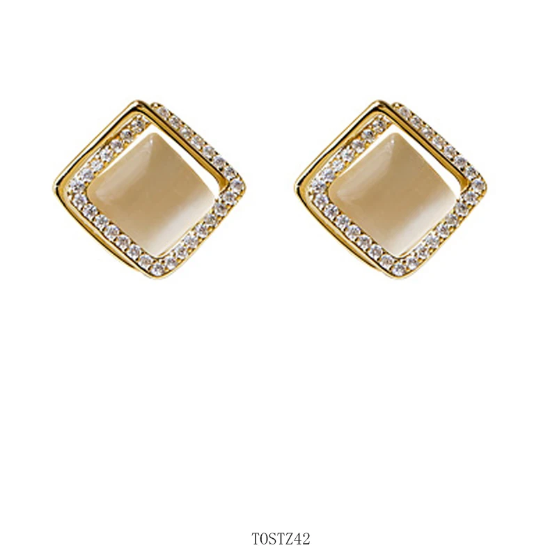 Fahmi High-end Sweet Girl Square Full Crystal Rhinestone Personality Fashion Small Fresh Simple Earrings Factory Direct Sales
Fahmi High-end Sweet Girl Square Full Crystal Rhinestone Personality Fashion Small Fresh Simple Earrings Factory Direct Sales