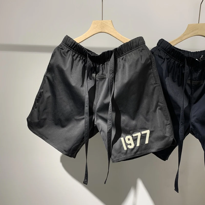 LEE FOG High Quality Double Strap Embroidery 1977 Drawstring Shorts Oversized Casual Loose Essentials Sports Quarter Shorts
LEE FOG High Quality Double Strap Embroidery 1977 Drawstring Shorts Oversized Casual Loose Essentials Sports Quarter Shorts