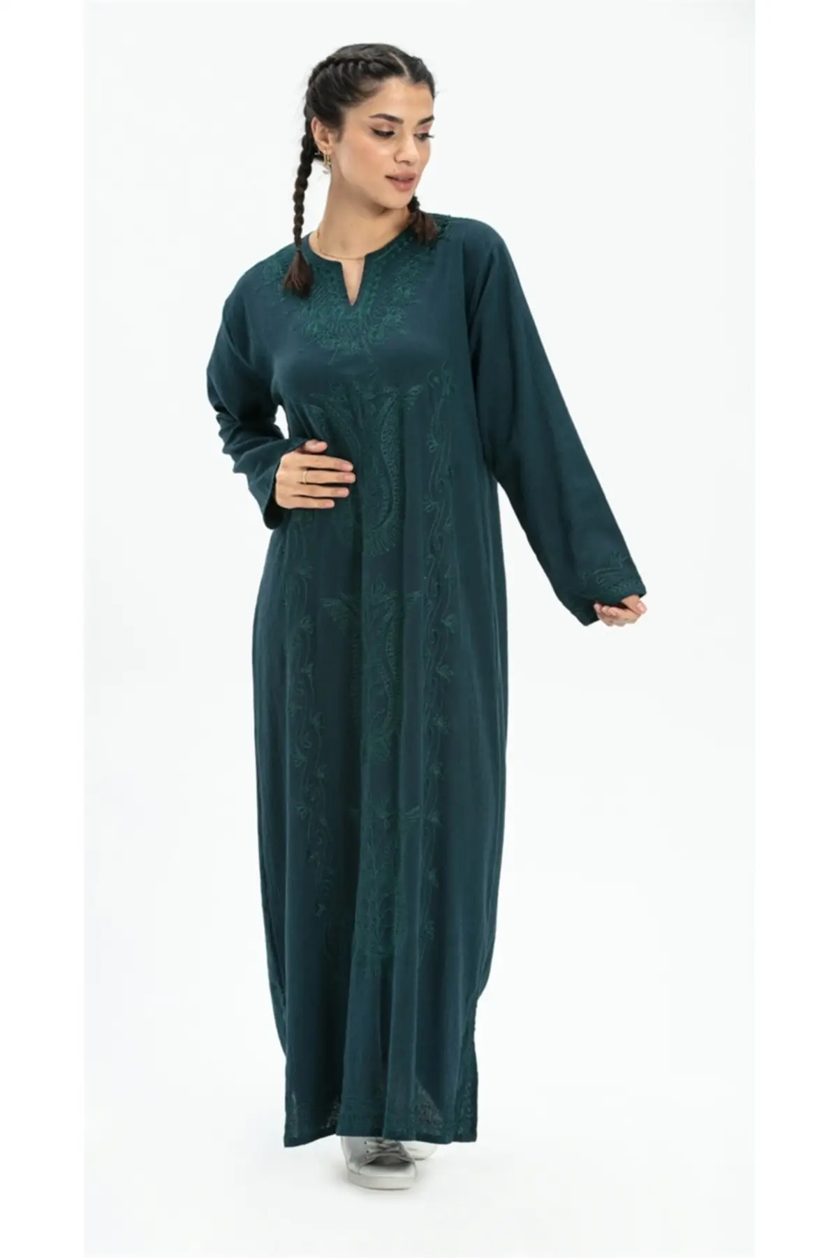 Платье-Кафтан средней длины с длинным рукавом
Платье-Кафтан средней длины с длинным рукавом