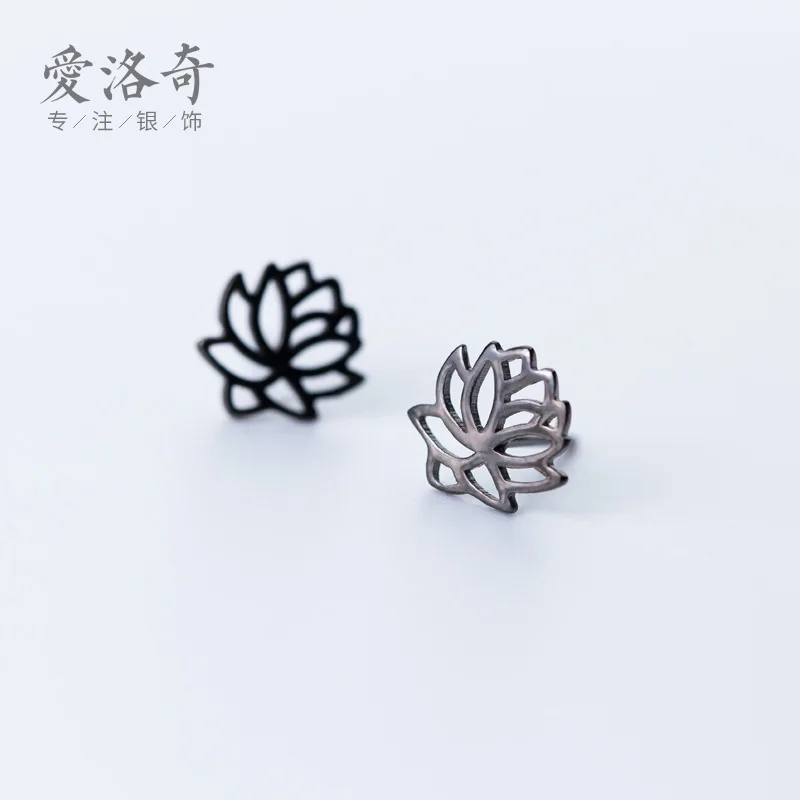 Korean Style Fashion Fresh Black Cut-out Flower Stud Earrings Simple and Elegant Earrings
Korean Style Fashion Fresh Black Cut-out Flower Stud Earrings Simple and Elegant Earrings