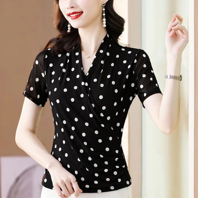 Elegant V-Neck All-match Folds Polka Dot Blouse Women's Clothing 2023 Summer New Oversized Casual Pullovers Office Lady Shirt
Elegant V-Neck All-match Folds Polka Dot Blouse Women's Clothing 2023 Summer New Oversized Casual Pullovers Office Lady Shirt