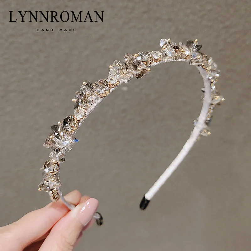 Korean East Gate imitation crystal luxury hair hoop retro French elegant thin head hoop goes out for a versatile banquet hairpin
Korean East Gate imitation crystal luxury hair hoop retro French elegant thin head hoop goes out for a versatile banquet hairpin