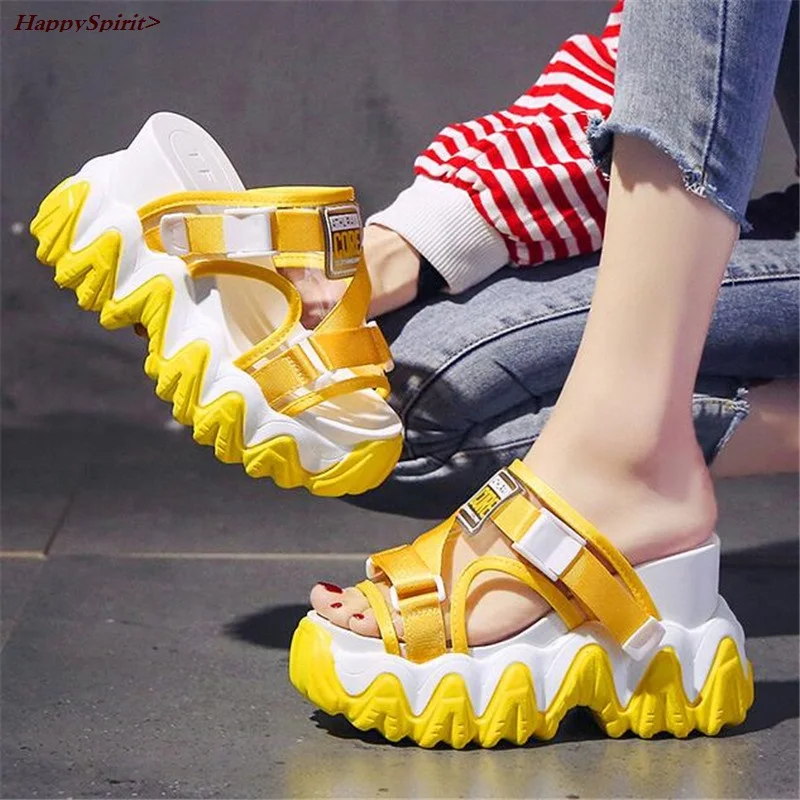 Mixed Colors 11cm Height Wedge Slides for Womens Fashion Chunky Beach Shoes Woman Thick Bottom Summer Open Toed Outdoor Slippers
Mixed Colors 11cm Height Wedge Slides for Womens Fashion Chunky Beach Shoes Woman Thick Bottom Summer Open Toed Outdoor Slippers