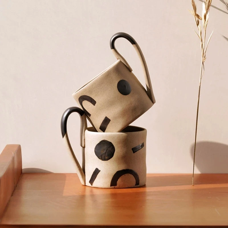 

Японские креативные геометрические кофейные чашки с большой ручкой, персонализированные керамические чайные кружки, винтажная посуда для ...