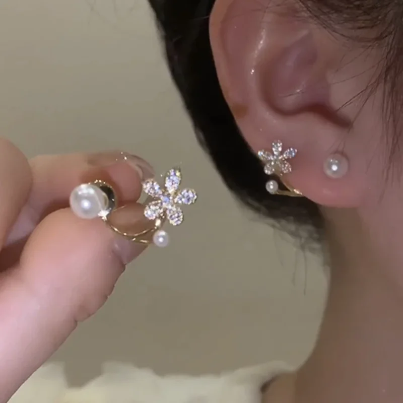 2022 Korea Light Luxury Imitation Pearl Flower Pendant Earrings Exquisite Elegant Party Crystal Fashion Jewelry for Women Gifts
2022 Korea Light Luxury Imitation Pearl Flower Pendant Earrings Exquisite Elegant Party Crystal Fashion Jewelry for Women Gifts