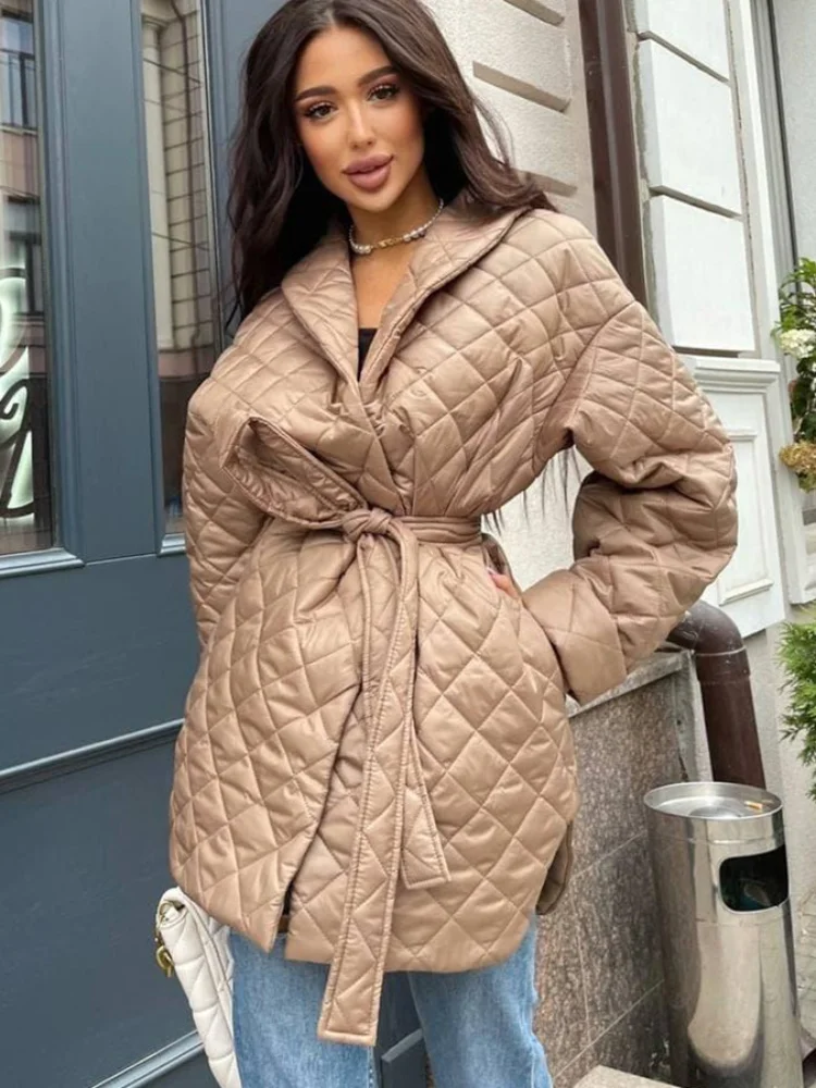 Vintage Women's Argyle Parkas with Belt 2022 Autumn Winter Streetwear Turn-down Collar Cotton Padded Coats Bandage Puffer Jacket
Vintage Women's Argyle Parkas with Belt 2022 Autumn Winter Streetwear Turn-down Collar Cotton Padded Coats Bandage Puffer Jacket