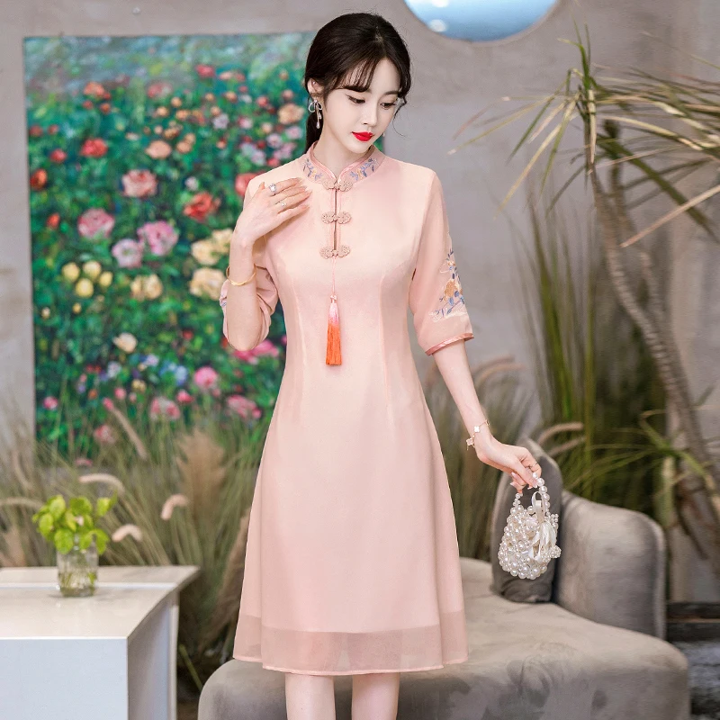 Women Traditional Chinese Qipao Dress 2022 New Chiffon Embroidery Slim Modified Cheongsam Clothes
Women Traditional Chinese Qipao Dress 2022 New Chiffon Embroidery Slim Modified Cheongsam Clothes