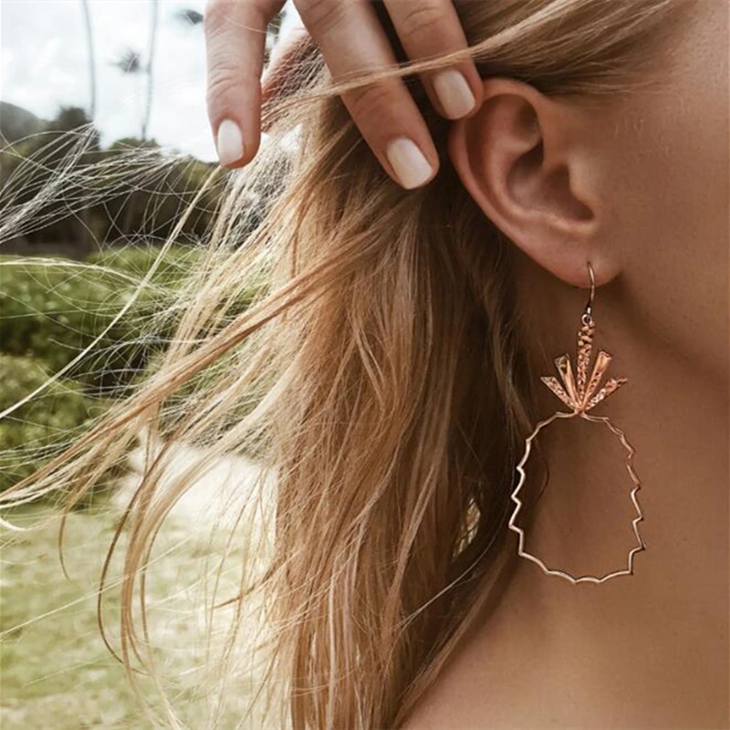 2022 Ear Jewelry Retro Alloy Hollow Pineapple Metal Fruit Earrings Party Accessories for Women
2022 Ear Jewelry Retro Alloy Hollow Pineapple Metal Fruit Earrings Party Accessories for Women