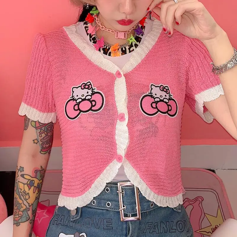 Original Hello Kitty T-Shirt Japanese Harajuku Sweet Cartoon Embroidery Short Short Sleeve Women Knitted Cardigan Jacket Blouse
Original Hello Kitty T-Shirt Japanese Harajuku Sweet Cartoon Embroidery Short Short Sleeve Women Knitted Cardigan Jacket Blouse