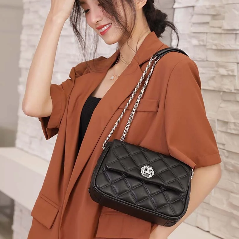 high quality luxury brand Guangzhou Genuine Leather Rhombic Small Fragrance Large Capacity Premium One Shoulder Crossbody Women'
high quality luxury brand Guangzhou Genuine Leather Rhombic Small Fragrance Large Capacity Premium One Shoulder Crossbody Women'