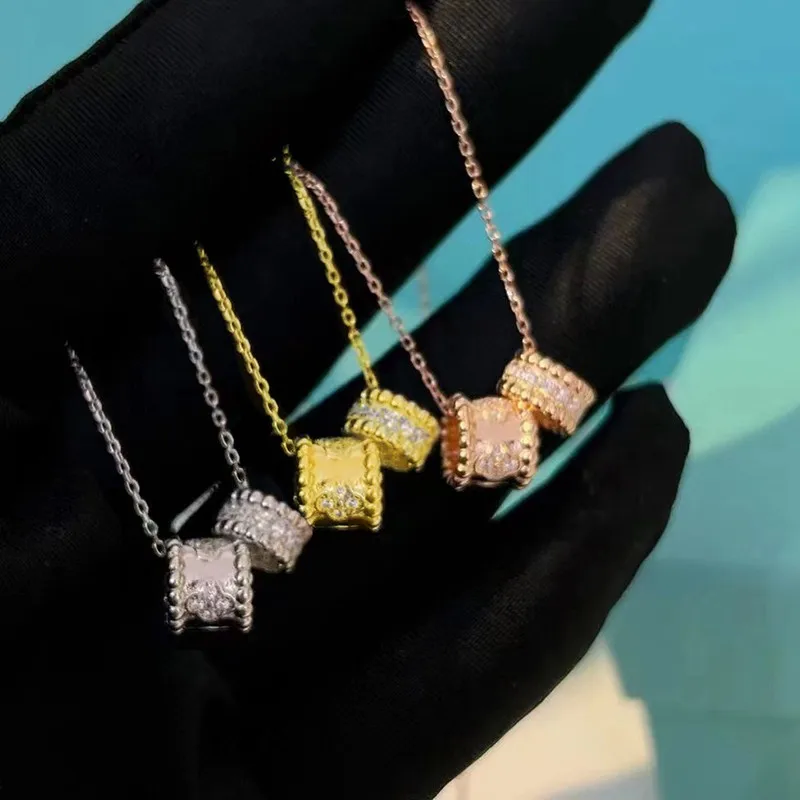 Hot Sell 925 Sterling Silver Full Zircon Lucky Flower Pendant Kaleidoscope Necklace Women Fashion Brand Luxury Jewelry Gift
Hot Sell 925 Sterling Silver Full Zircon Lucky Flower Pendant Kaleidoscope Necklace Women Fashion Brand Luxury Jewelry Gift