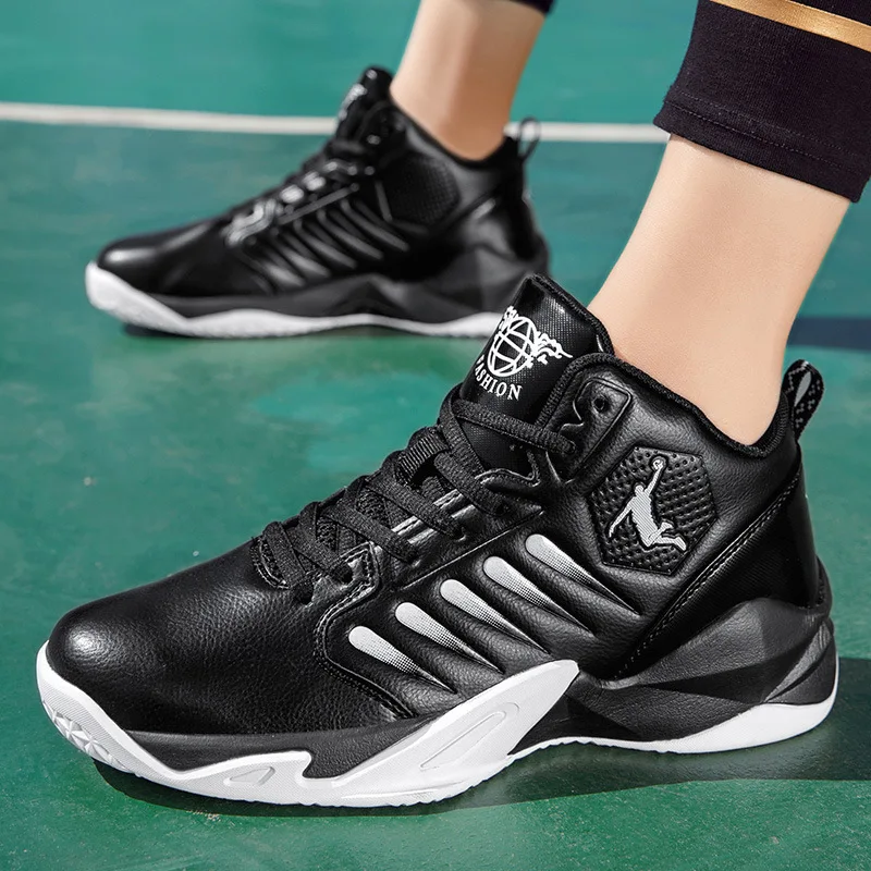 Basketball shoes men's high top anti-skid shoes Plush warm leather sneakers casual sneakers shoes Antiskid shock absorption
Basketball shoes men's high top anti-skid shoes Plush warm leather sneakers casual sneakers shoes Antiskid shock absorption