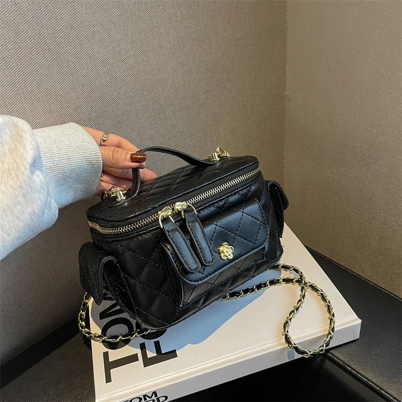 New Women Chain Shoulder Messenger Cross Body Luxury Designer Diamond Zipper Purses And Handbags Large Capcity Bags Simple Color
New Women Chain Shoulder Messenger Cross Body Luxury Designer Diamond Zipper Purses And Handbags Large Capcity Bags Simple Color